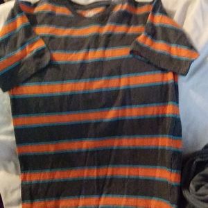 Bundle 3 For $15.       XL youth stripe tee(tA1)